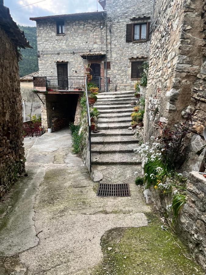 Appartamento A Valle San Martino Di سبوليتو المظهر الخارجي الصورة